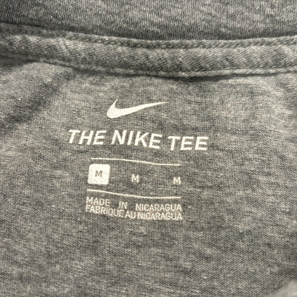 Men’s Nike Tee Shirt - Picture 6 of 7